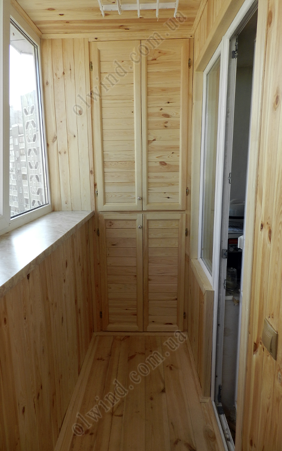 balkon_s_vynosom_po_podokonniku_2.webp